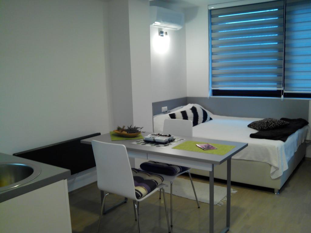 Dea'S Studio Apartment ซาราเยโว ภายนอก รูปภาพ