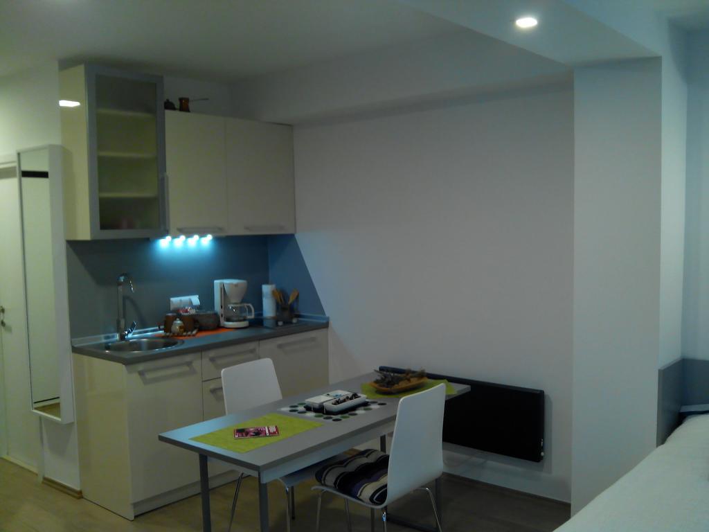 Dea'S Studio Apartment ซาราเยโว ภายนอก รูปภาพ