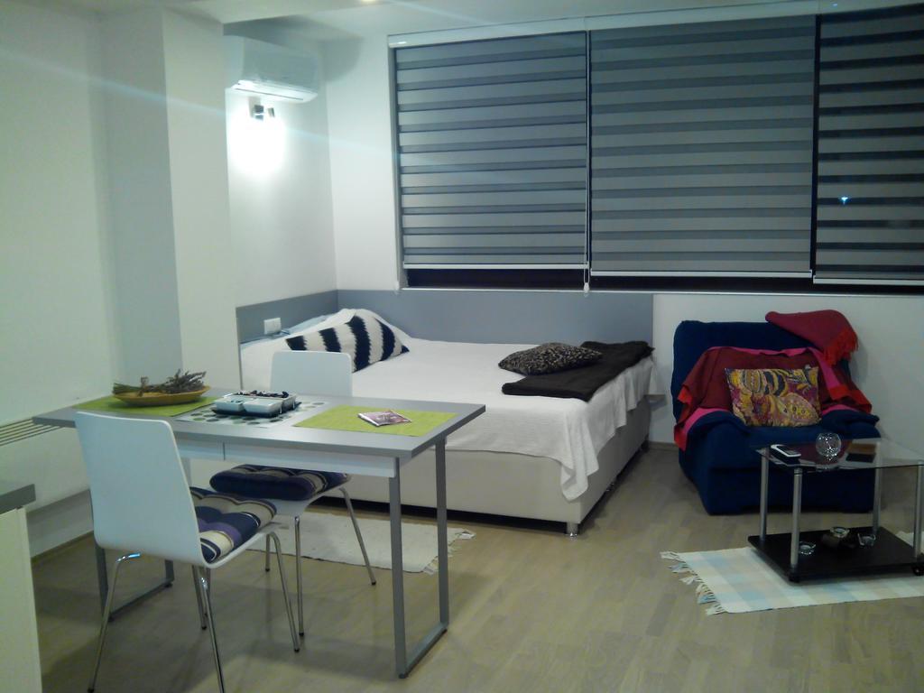 Dea'S Studio Apartment ซาราเยโว ห้อง รูปภาพ