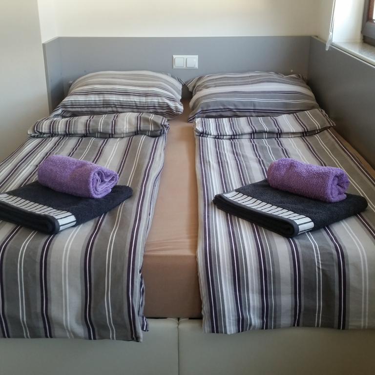 Dea'S Studio Apartment ซาราเยโว ภายนอก รูปภาพ